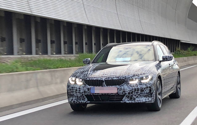 BMW「3シリーズツーリング」新型を目撃！「M340i」385馬力へ向上！