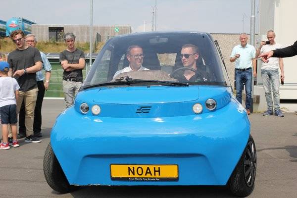オランダの大学が100％リサイクル可能な電気自動車試作に成功